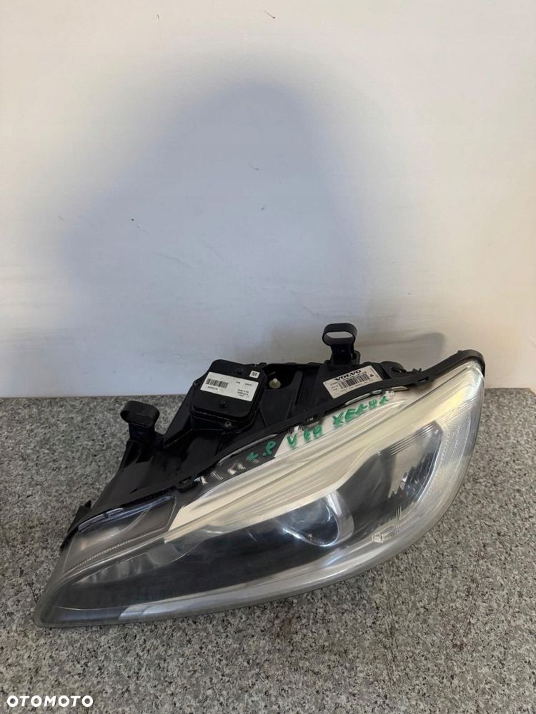 lampa lewy przód volvo v60 s60 ii 2011-2018 31420110 xenon - 2