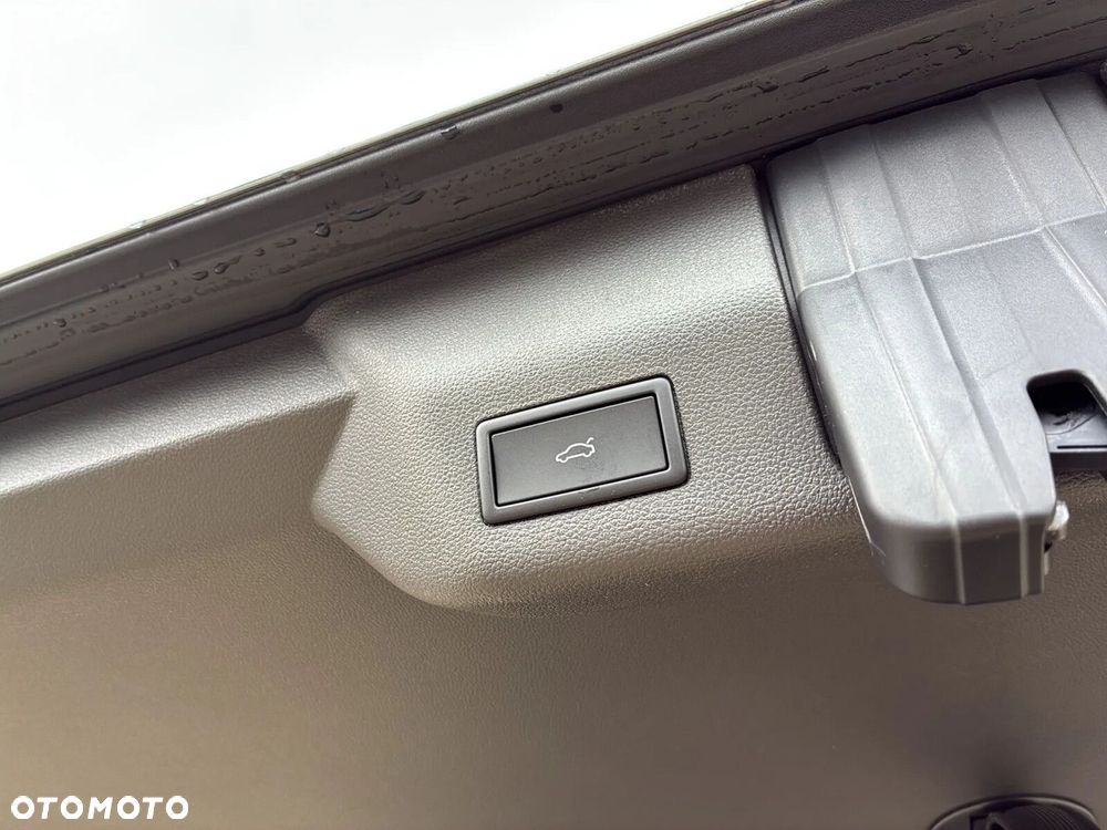 Volkswagen Multivan - 26