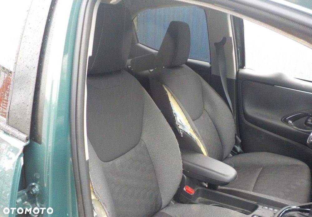 Toyota Yaris - 16