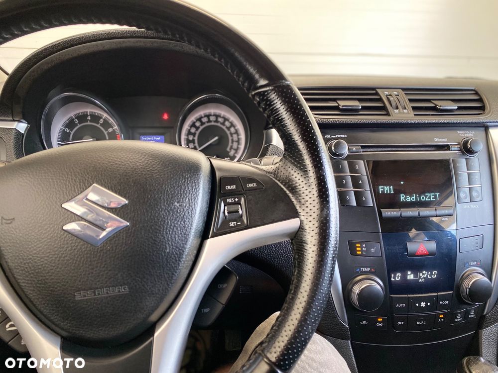 Suzuki Kizashi 2.4 Sport 4WD CVT - 27
