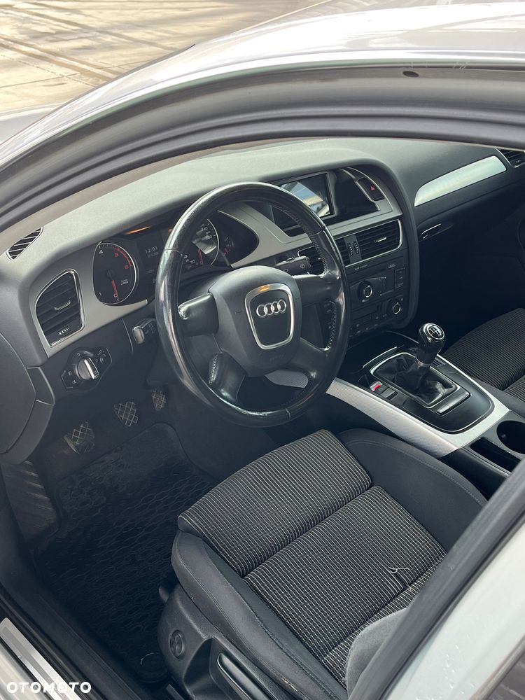 Audi A4 Limousine - 9