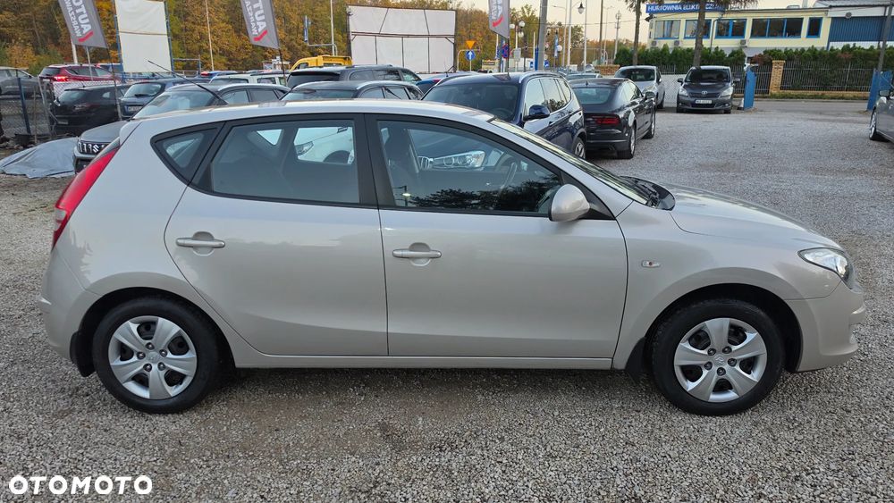 Hyundai i30 1.4 Comfort EU5 - 5