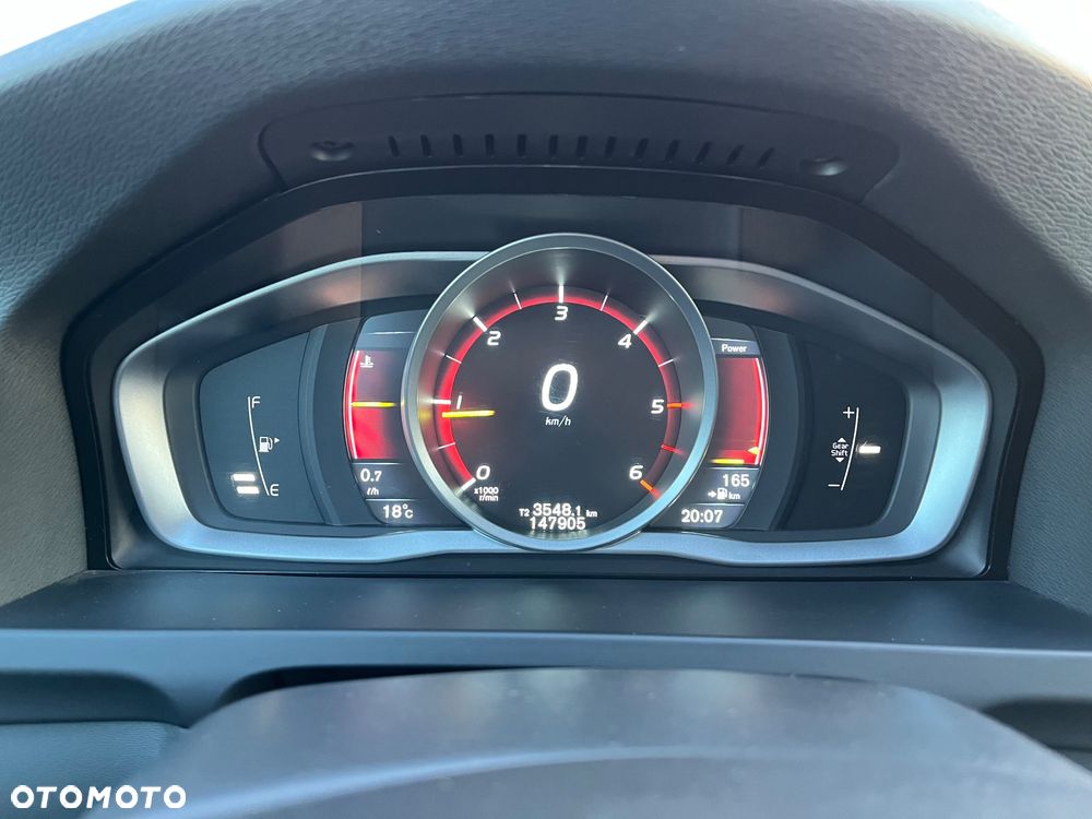 Volvo V60 D3 Momentum - 32