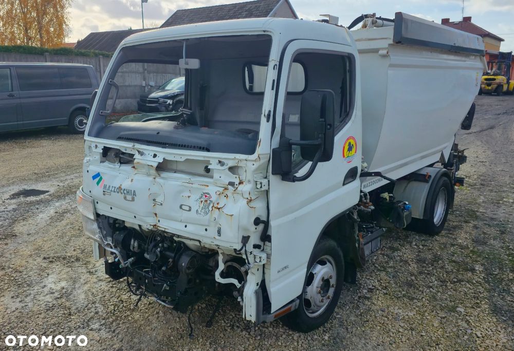 Mitsubishi CANTER FUSO - 16
