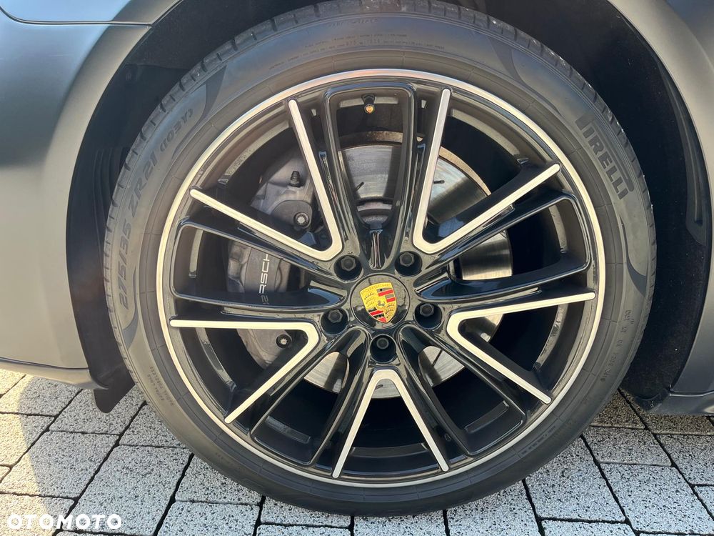 Porsche Panamera 4 E-Hybrid - 12