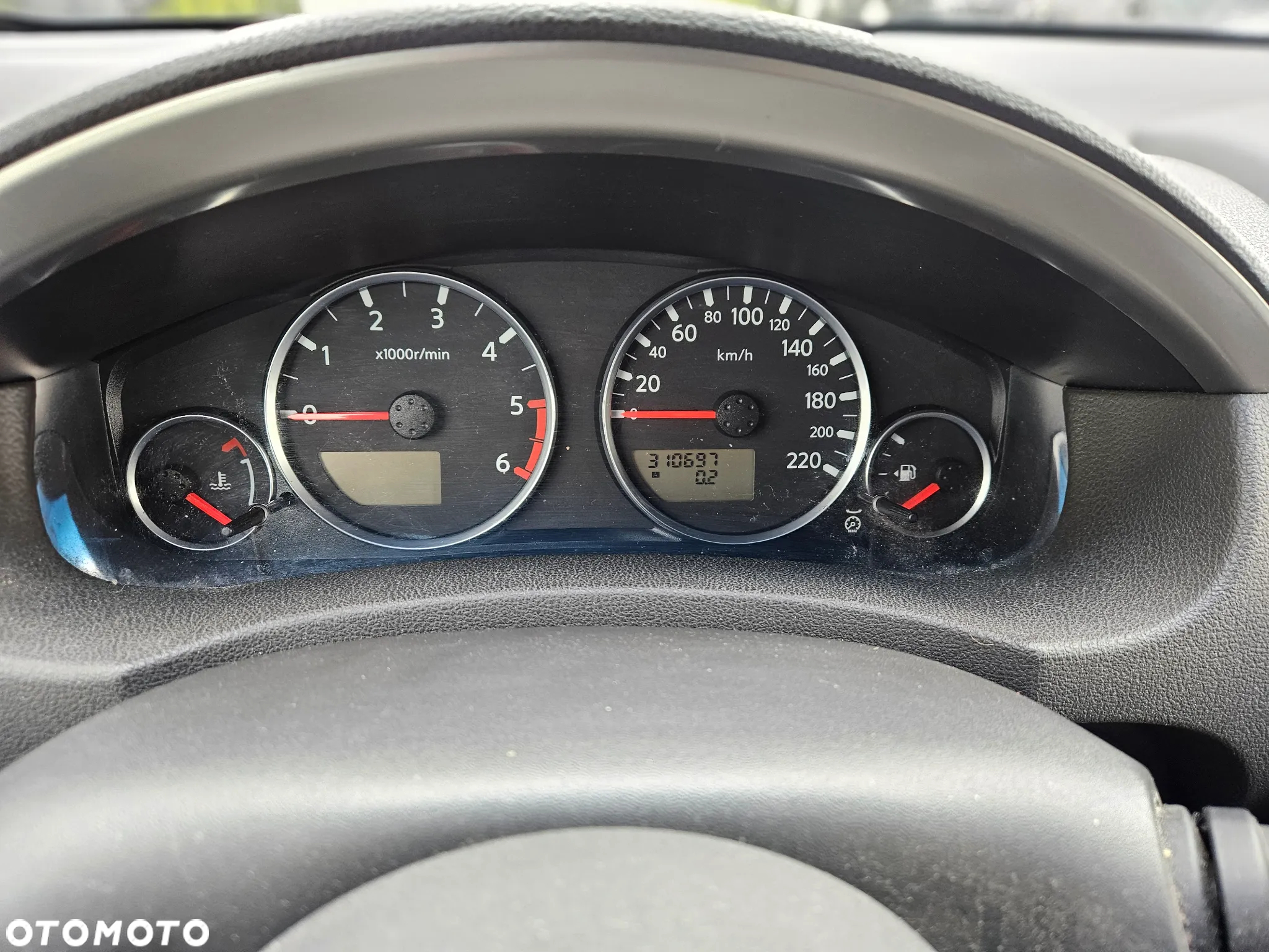 Nissan Pathfinder - 14