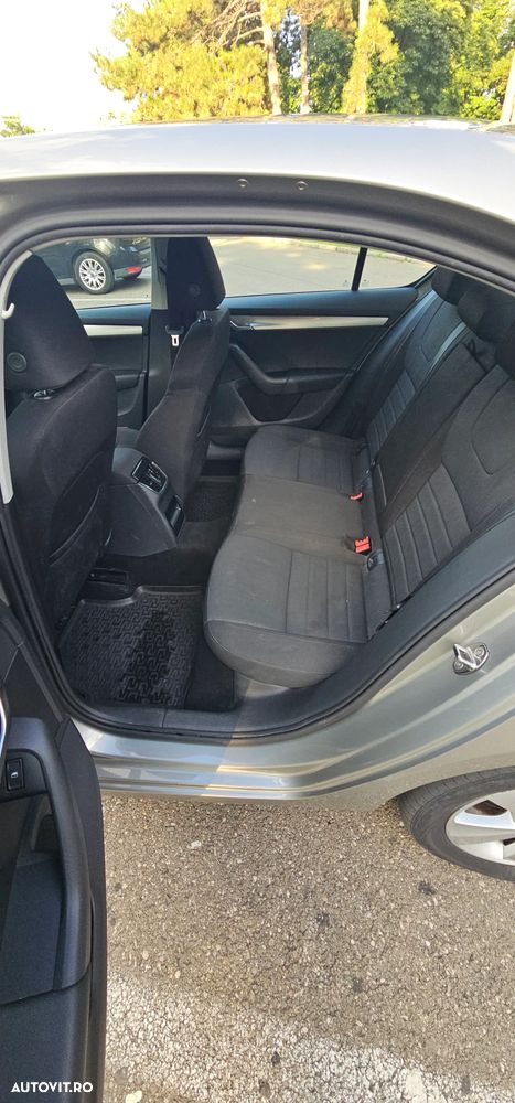 Skoda Octavia 1.6 TDI AMBITION - 13