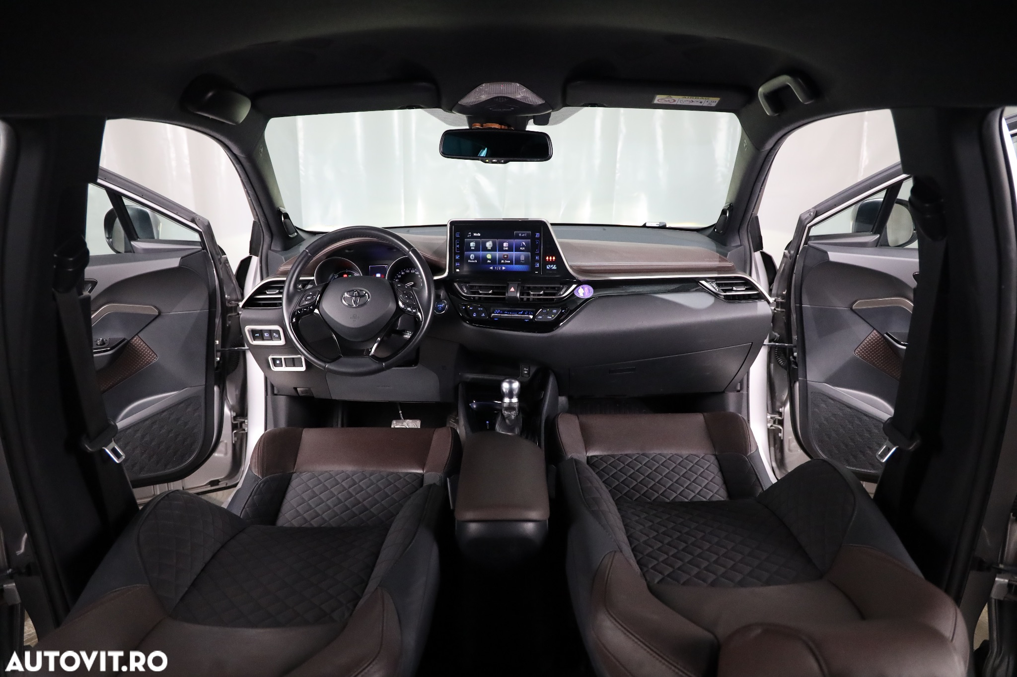 Toyota C-HR Hybrid Style - 16