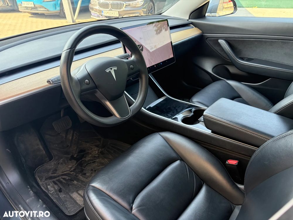 Tesla Model 3 - 21