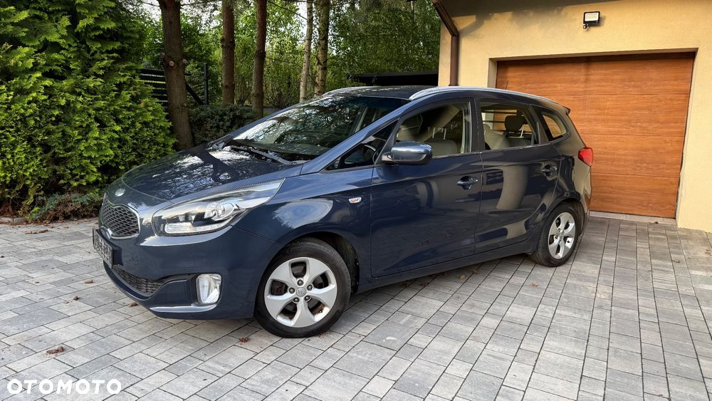 Kia Carens 1.6 GDI Dream Team Edition - 13