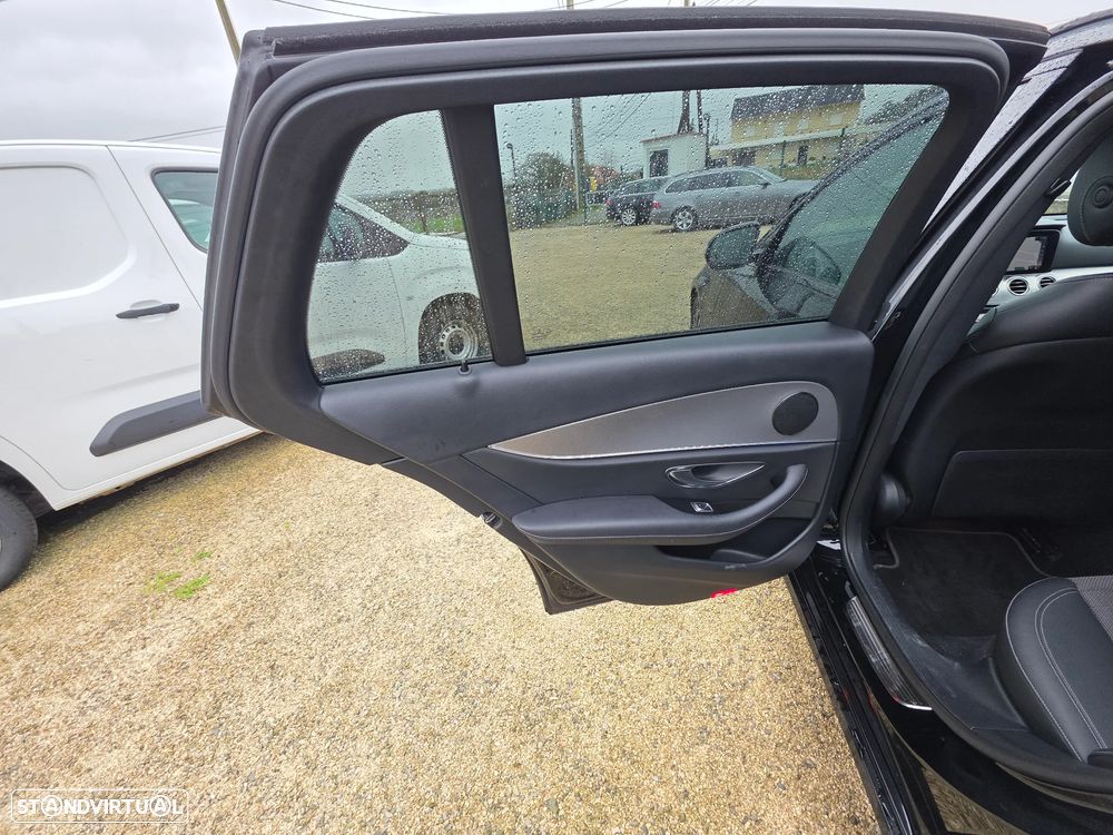 Mercedes-Benz E 300 de Avantgarde - 16