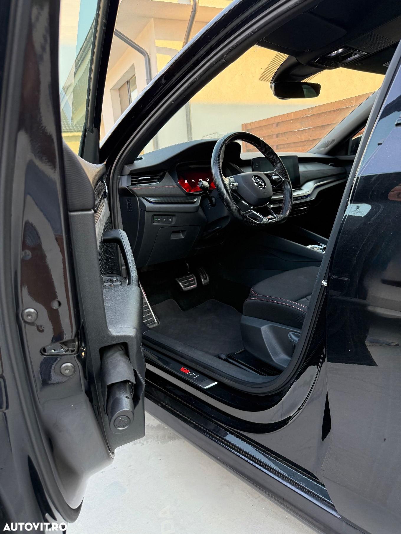 Skoda Octavia 2.0 TSI DSG RS - 20