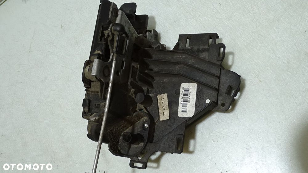 ZAMEK LEWY TYŁ DRZWI SKODA PRAKTIK 1.4 5J7839015 - 2
