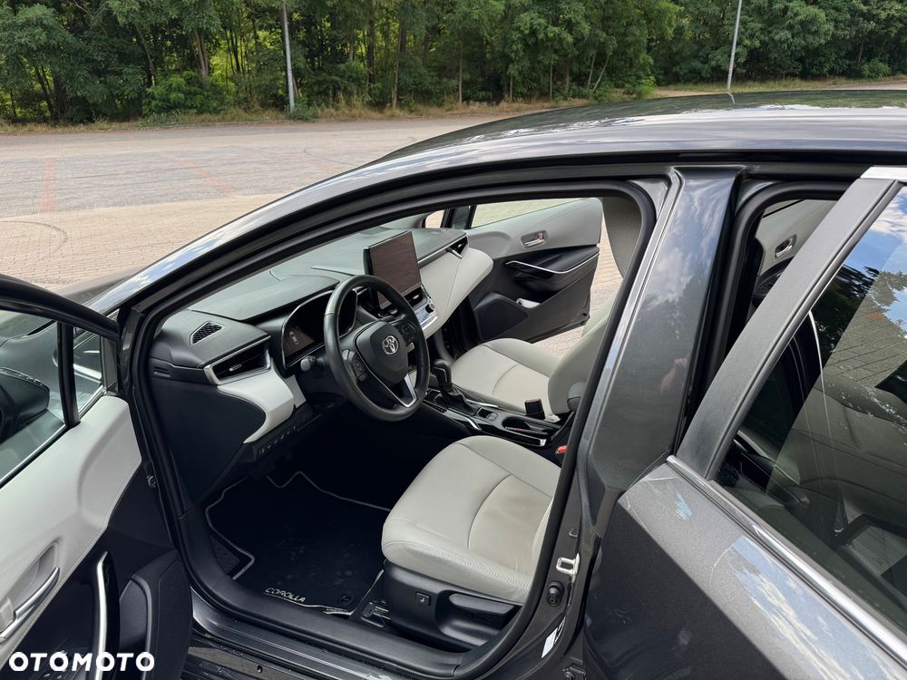 Toyota Corolla - 10