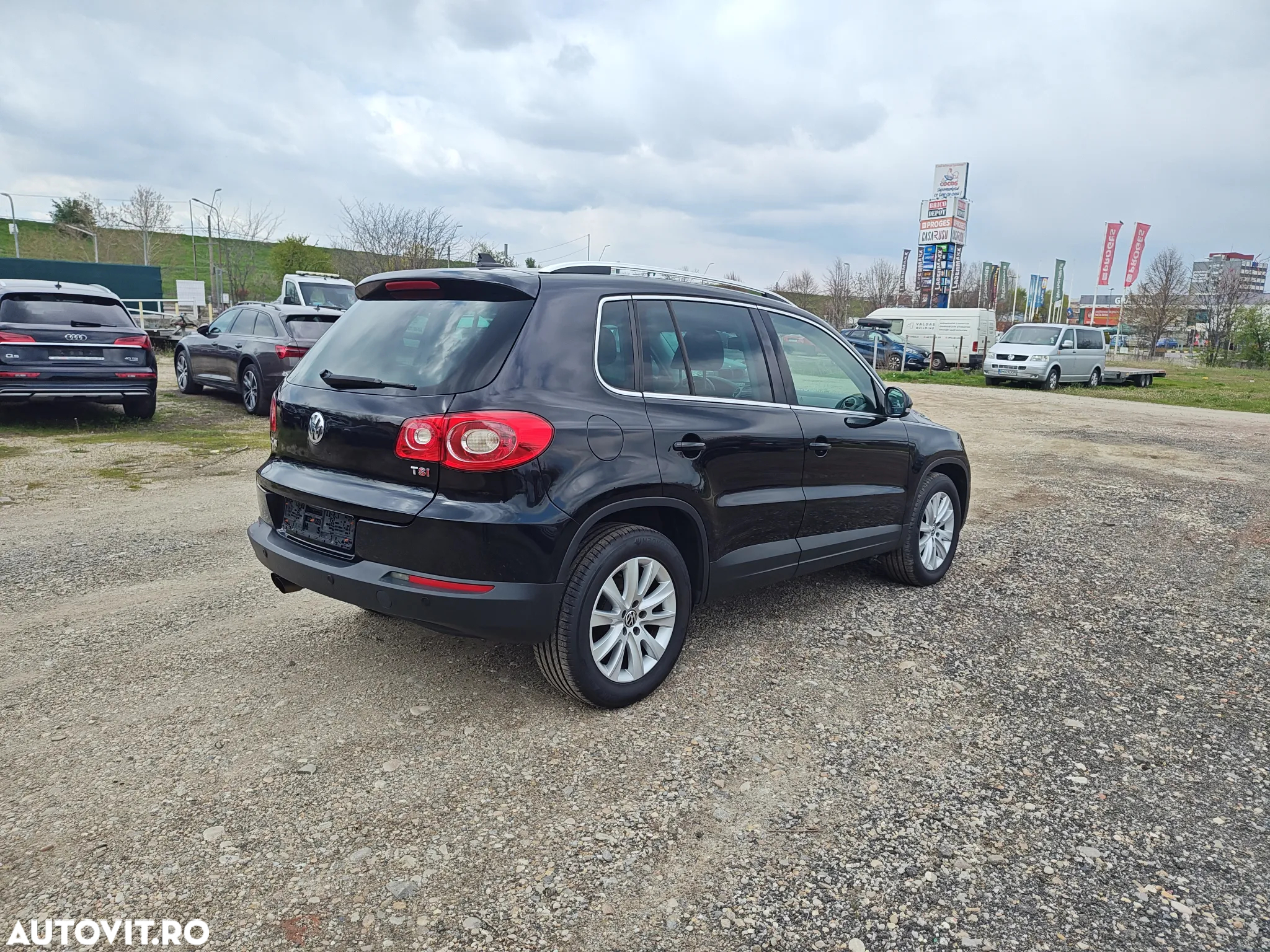 Volkswagen Tiguan - 4