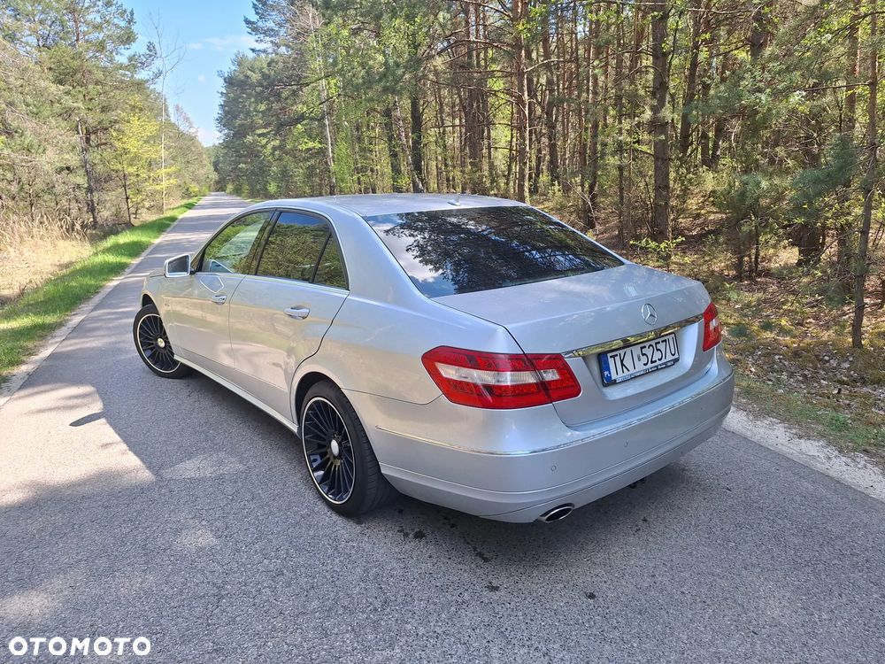 Mercedes-Benz Klasa E 200 CGI BlueEFFICIENCY 7G-TRONIC Elegance - 9