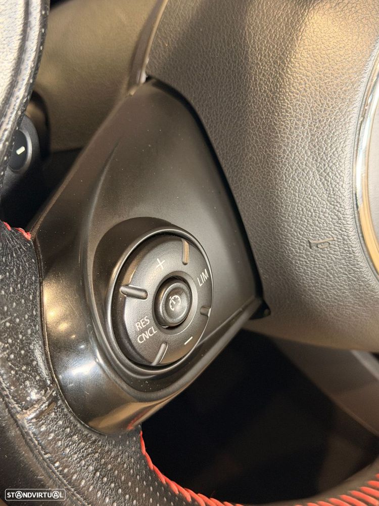 MINI Cabrio Cooper S Auto Desportiva - 33