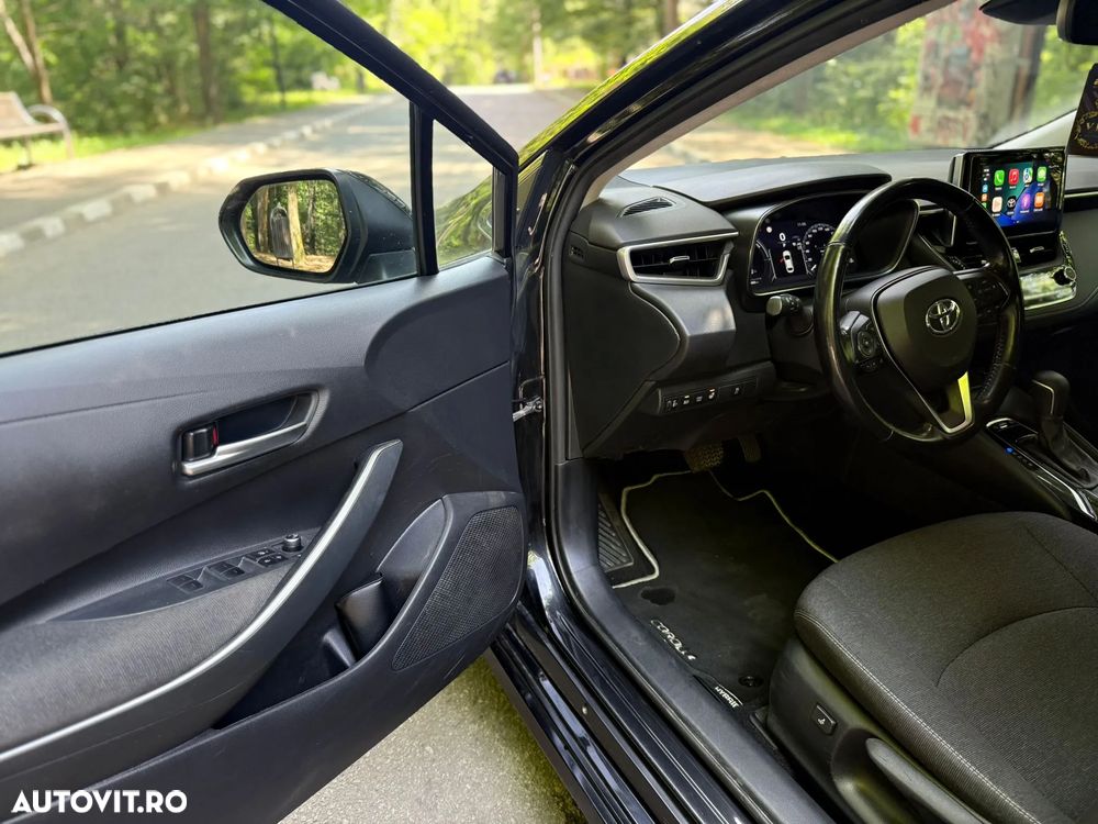 Toyota Corolla 1.8 HSD Business - 8