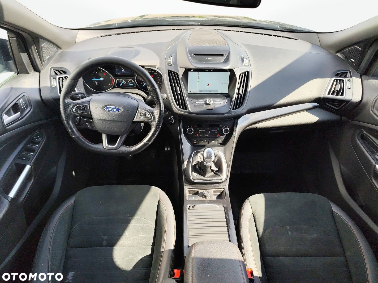 Ford Kuga - 15