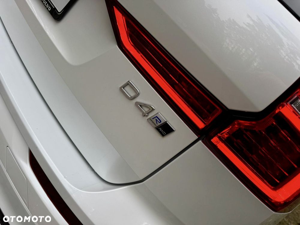 Volvo XC 60 D4 AWD R-Design - 13