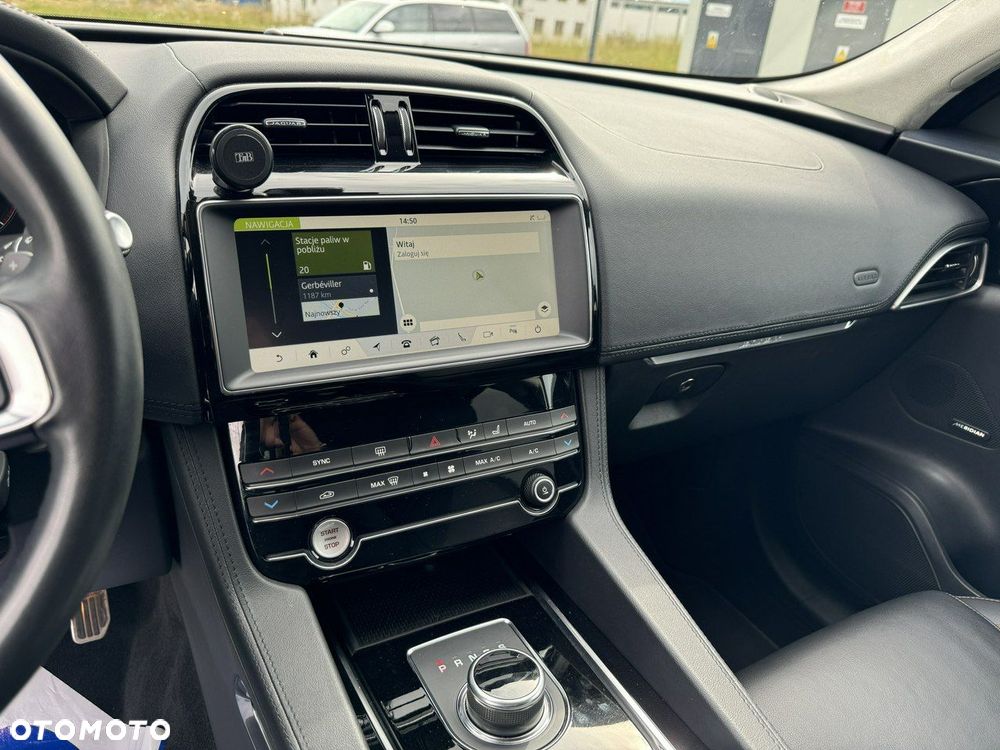 Jaguar F-Pace 2.0 i4D AWD Prestige - 24