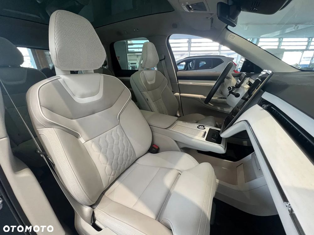 Volvo EX90 - 2
