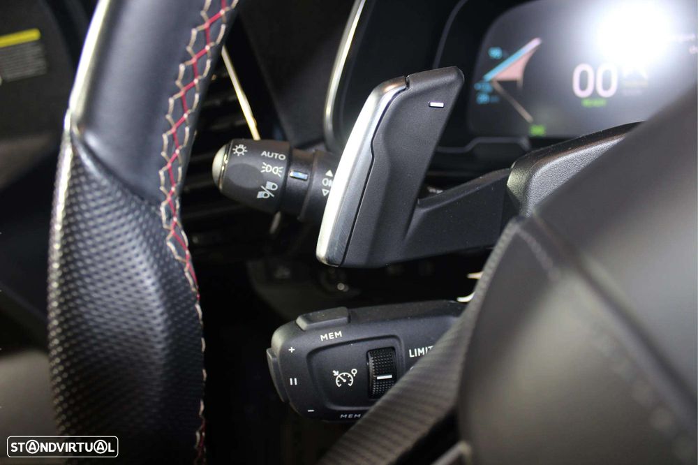 DS DS7 4x4 300 Performance Line + - 27