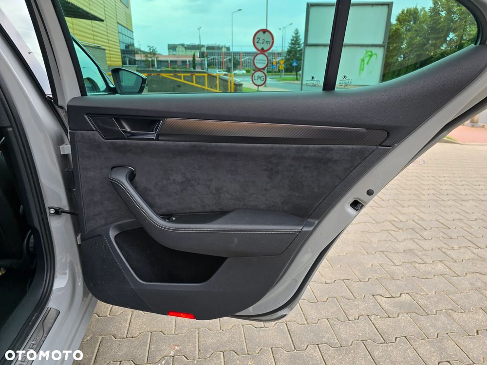 Skoda Superb 2.0 TDI SCR 4x4 Sportline DSG - 21