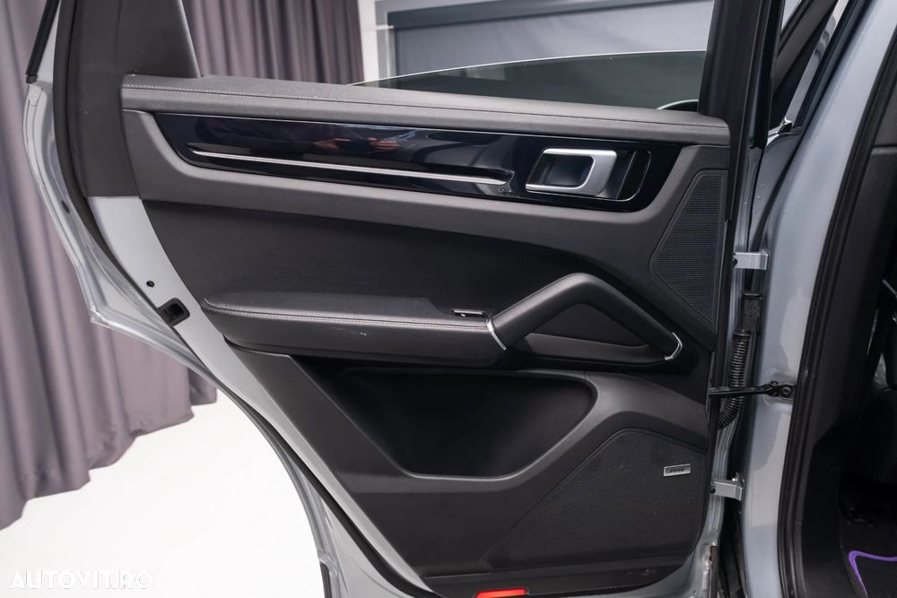 Porsche Cayenne Coupe E-Hybrid Tiptronic S - 28