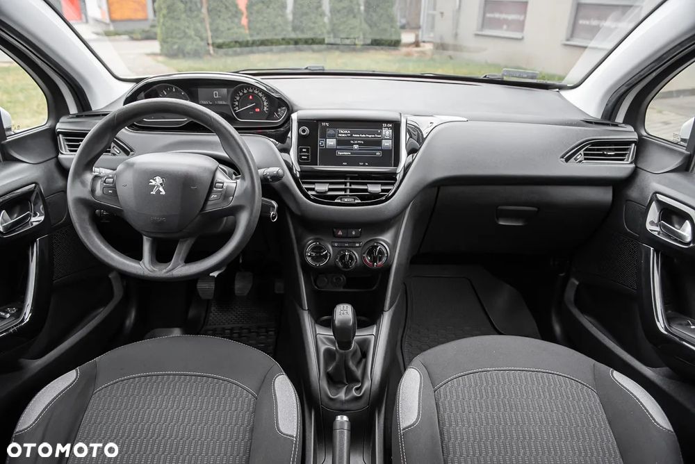 Peugeot 208 1.6 BlueHDi Allure S&S - 24