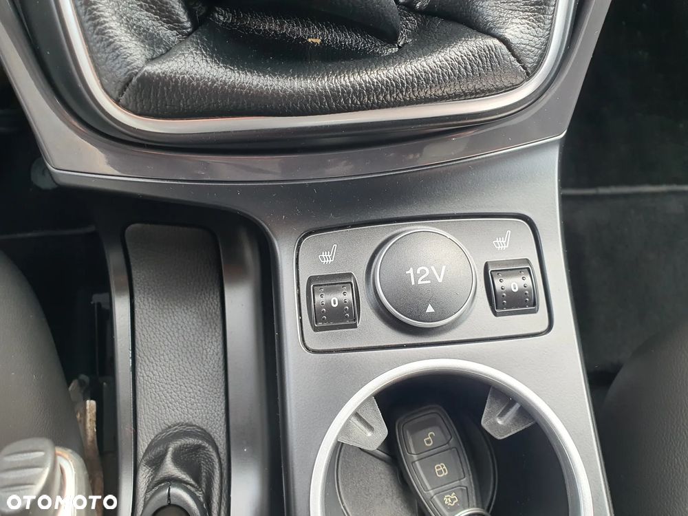 Ford Kuga 2.0 TDCi 2x4 Titanium - 22