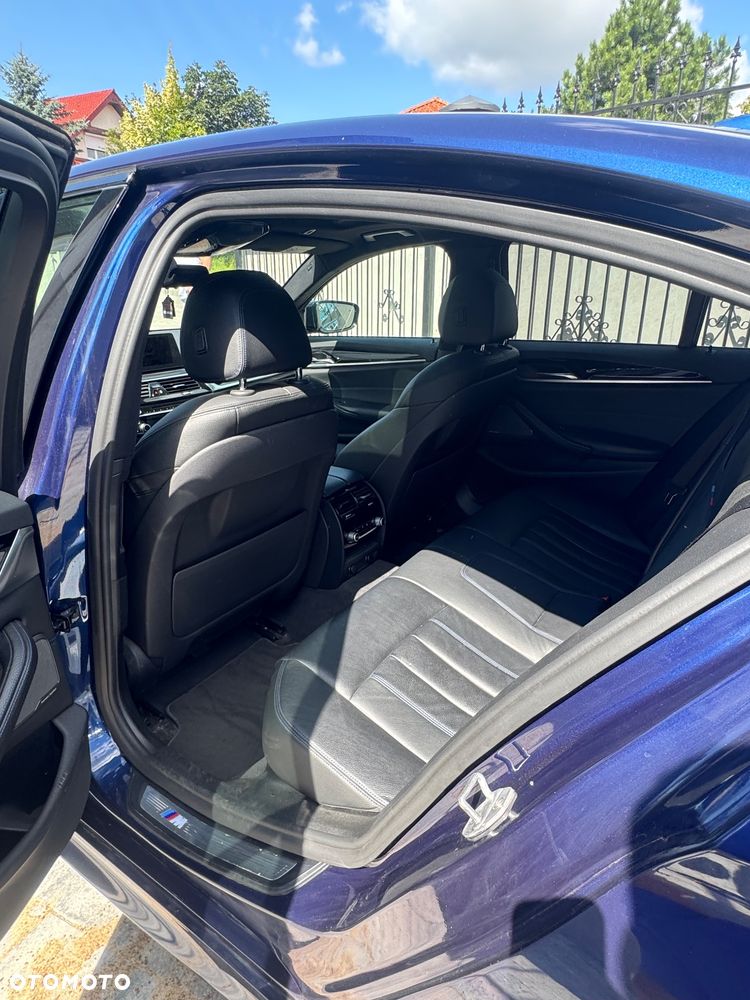 BMW Seria 5 M550i xDrive - 10