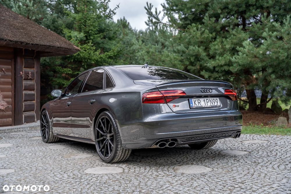 Audi S8 Plus 4.0 TFSI Quattro - 12