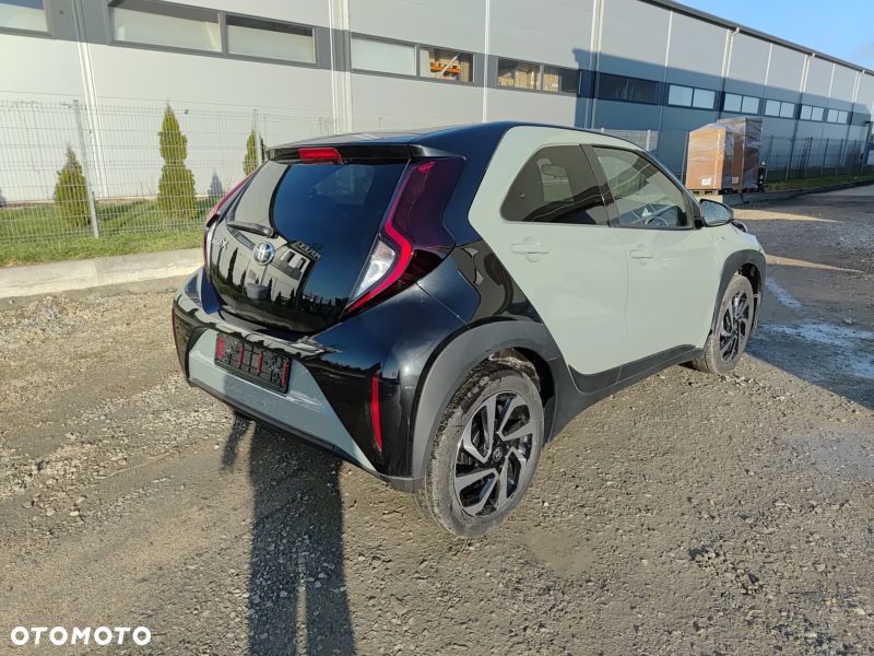 Toyota Aygo X 1.0 VVT-i Color Edition X-shift - 12