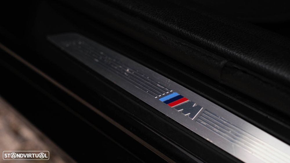 BMW 320 d Auto Pack M - 17