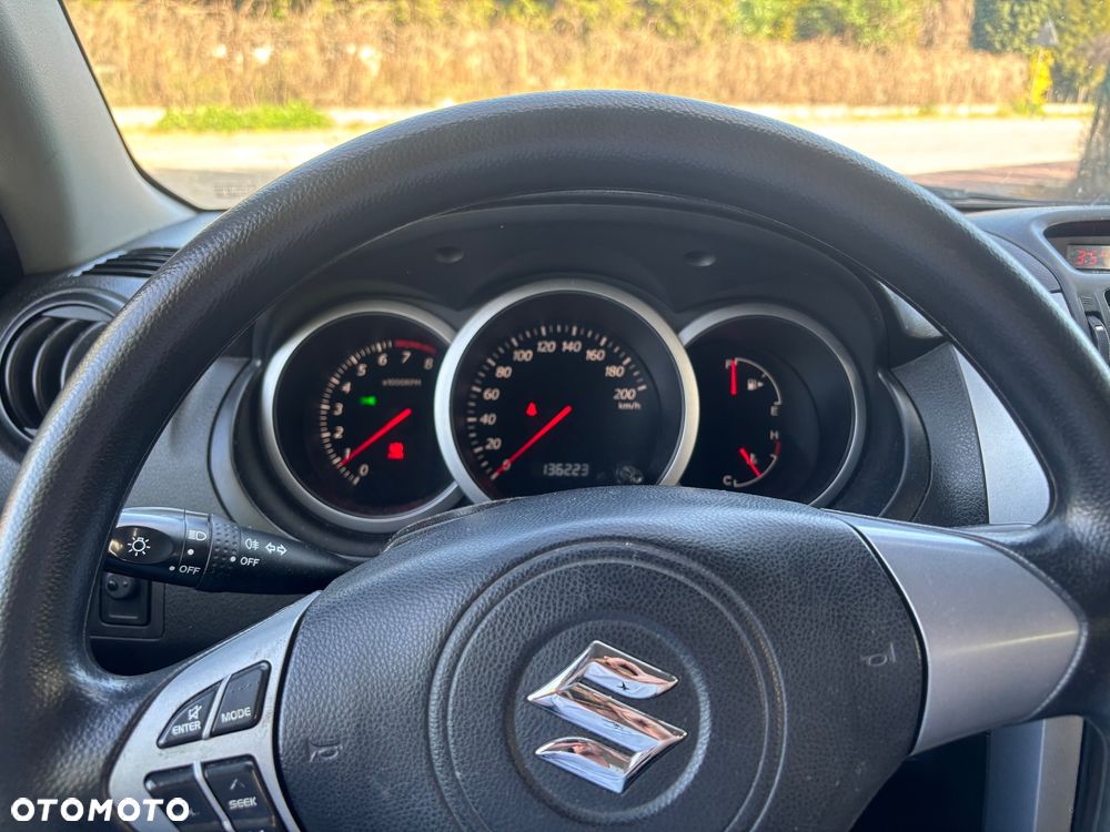 Suzuki Grand Vitara 1.6 - 11