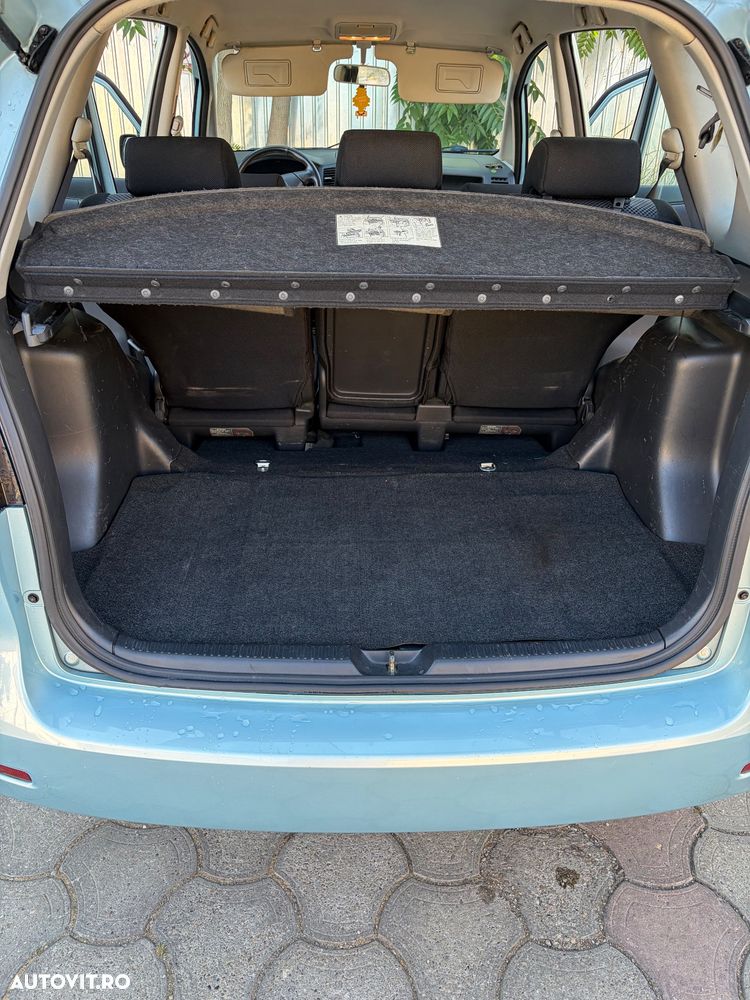 Toyota Corolla Verso 2.0 D-4D - 16