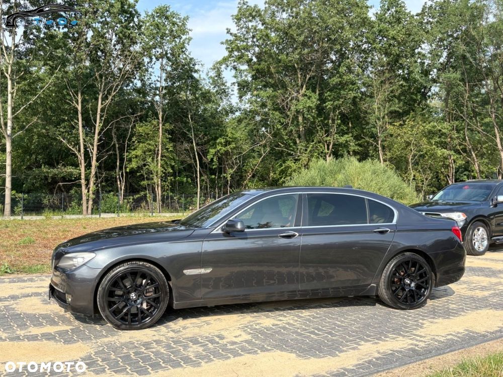 BMW Seria 7 750i L xDrive - 13