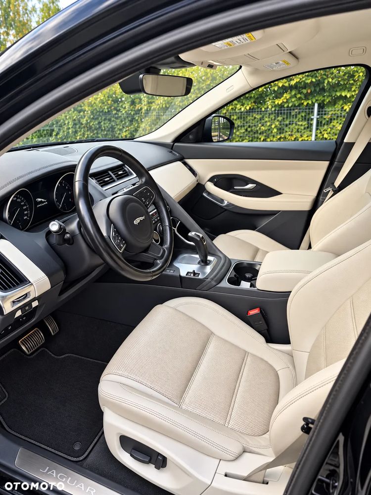 Jaguar E-Pace - 11