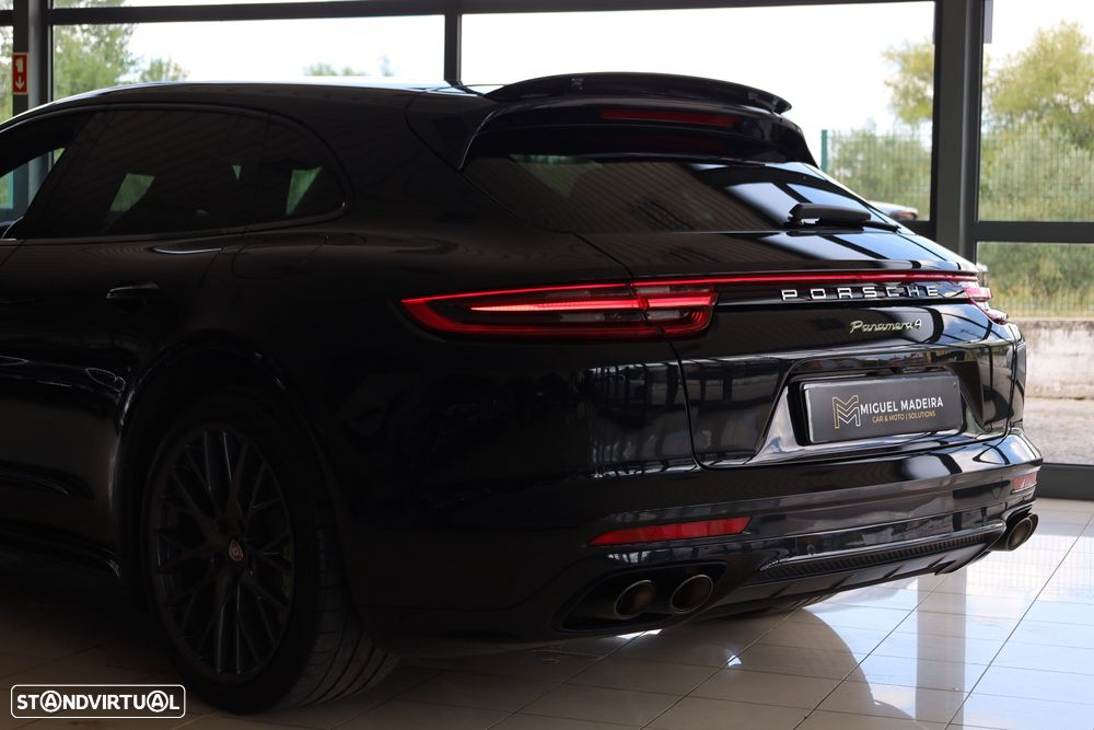 Porsche Panamera Sport Turismo - 35