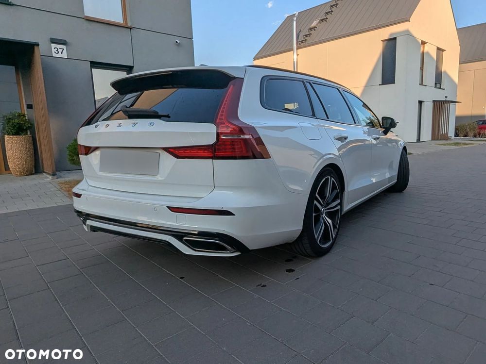 Volvo V60 D4 R-Design - 8