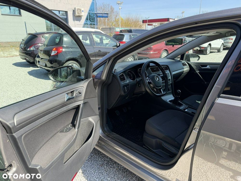 Volkswagen Golf 1.6 TDI BMT Comfortline - 11