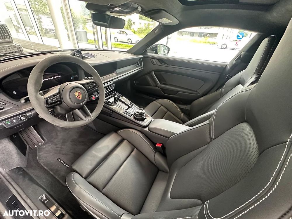 Porsche 911 Carrera 4 GTS PDK - 22