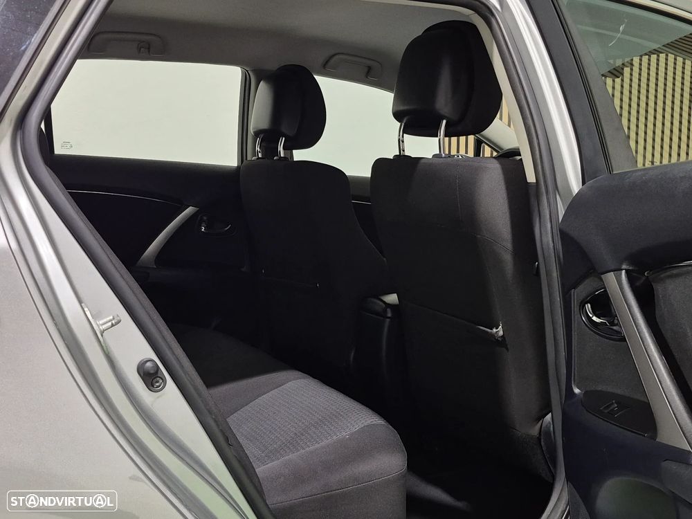 Toyota Avensis SW 2.0 D-4D Exclusive - 14
