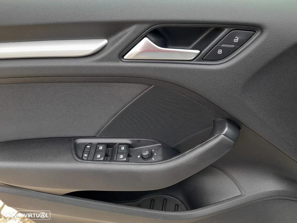 Audi A3 Sportback 1.6 TDI Attraction Ultra - 21