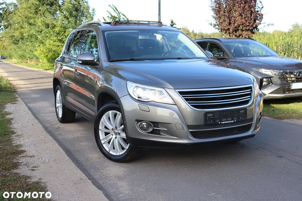 Volkswagen Tiguan - 1
