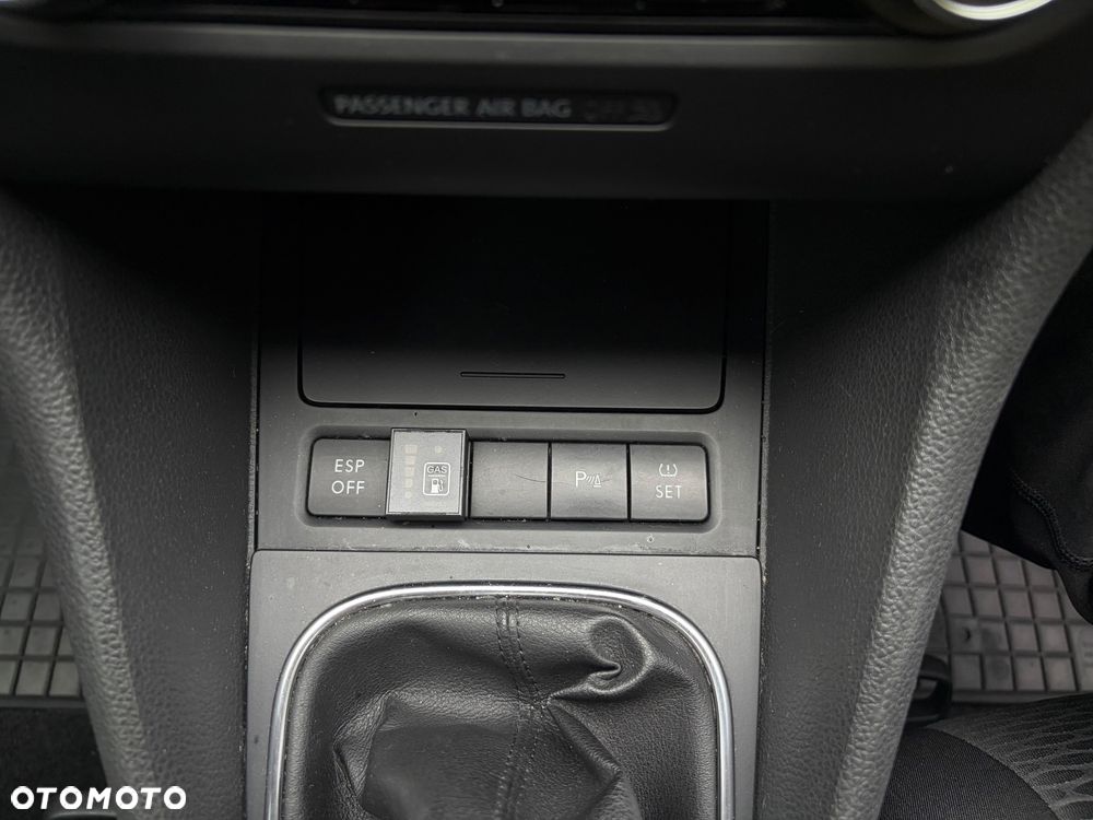 Volkswagen Golf 1.6 Comfortline - 8