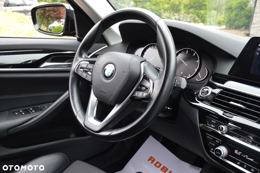 BMW Seria 5 520d xDrive Sport Line sport - 23