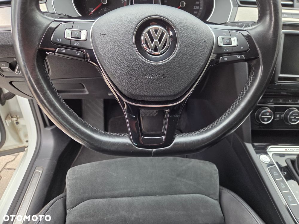 Volkswagen Passat 2.0 TDI SCR 4Mot DSG Comfortline - 14