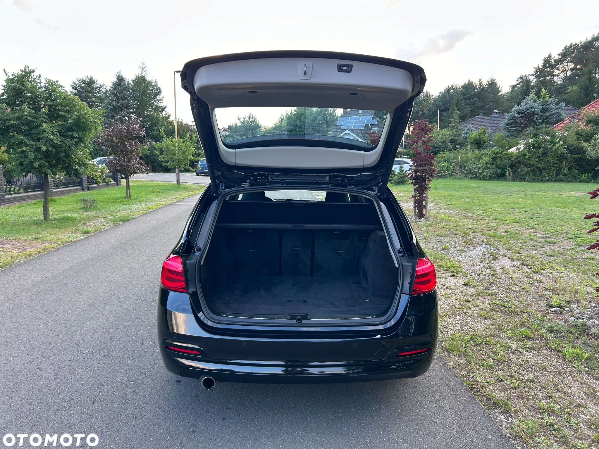 BMW Seria 3 318d Touring Advantage - 18